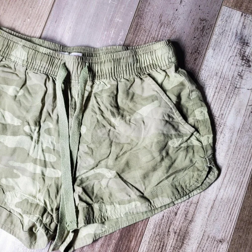 SO Camouflage 100% Rayon Elastic Waist Drawstring Shorts with Pockets XS NWOT - Picture 5 of 12